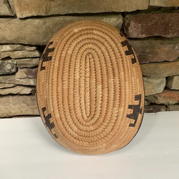 VTG Coiled Seagrass Basket Oval Man Design Boho Decor Wall Art Tan Brown Storage - Picture 8 of 8